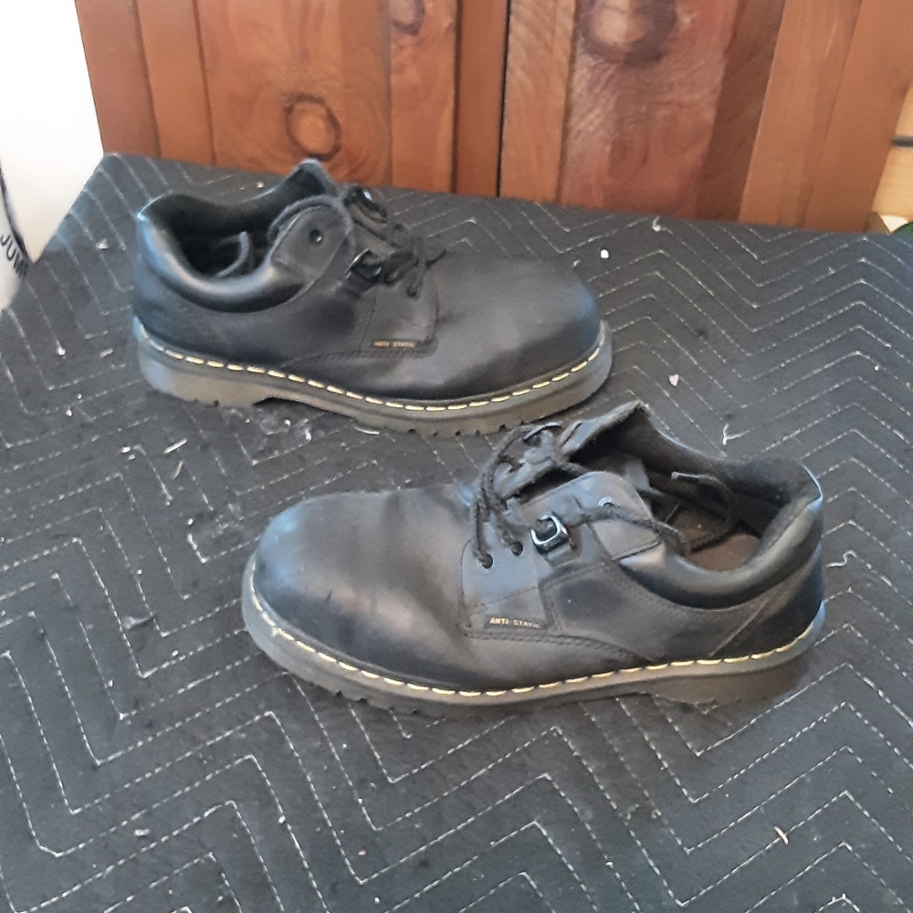 Dr. Martens - Picture 2 of 15